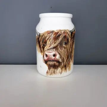 https://cdn.shopify.com/s/files/1/0016/1300/4872/files/faire-simply-imperfected-decor-highland-cow-glass-vase-by-simply-imperfected-40578038661358.webp?v=1731173018